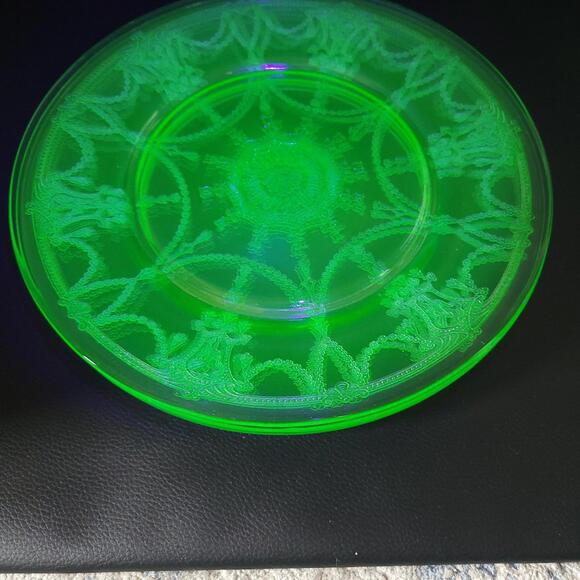 4 Vintage Anchor Hocking Green Cameo Ballerina 9" Plate Uranium Depression Glass - Picture 5 of 11